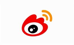 上大学的姐姐行李箱里藏满了弟弟妹妹偷偷塞的小礼物，温暖又贴心。 
